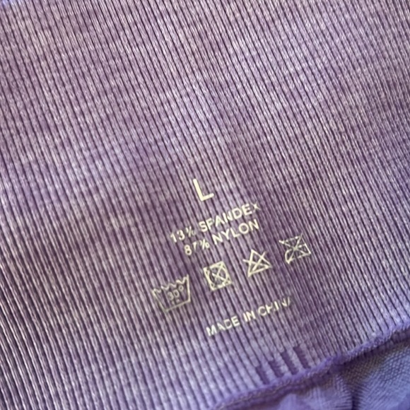 Lilac Camo Seamless Leggings, size L - Picture 11 of 11